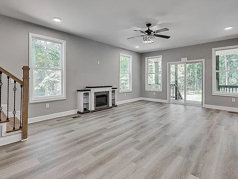 1559 Allen Ct — Photo 10