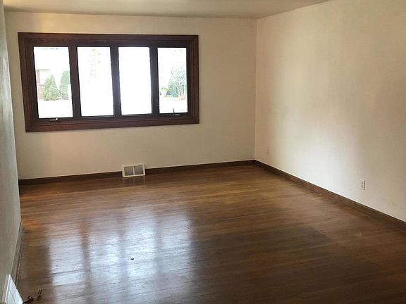 2nd image of 2031 Garland Ave