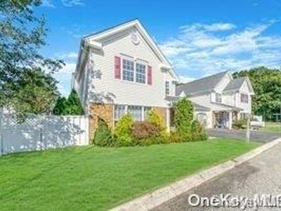 9 Lavern Drive, Middle Island, NY, 11953