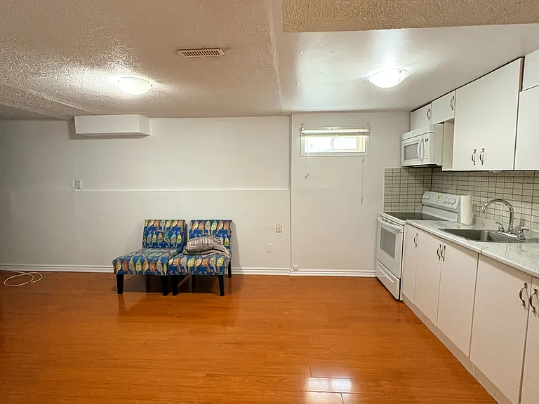 114 Sheldrake Ct #BASEMENT — Photo 13