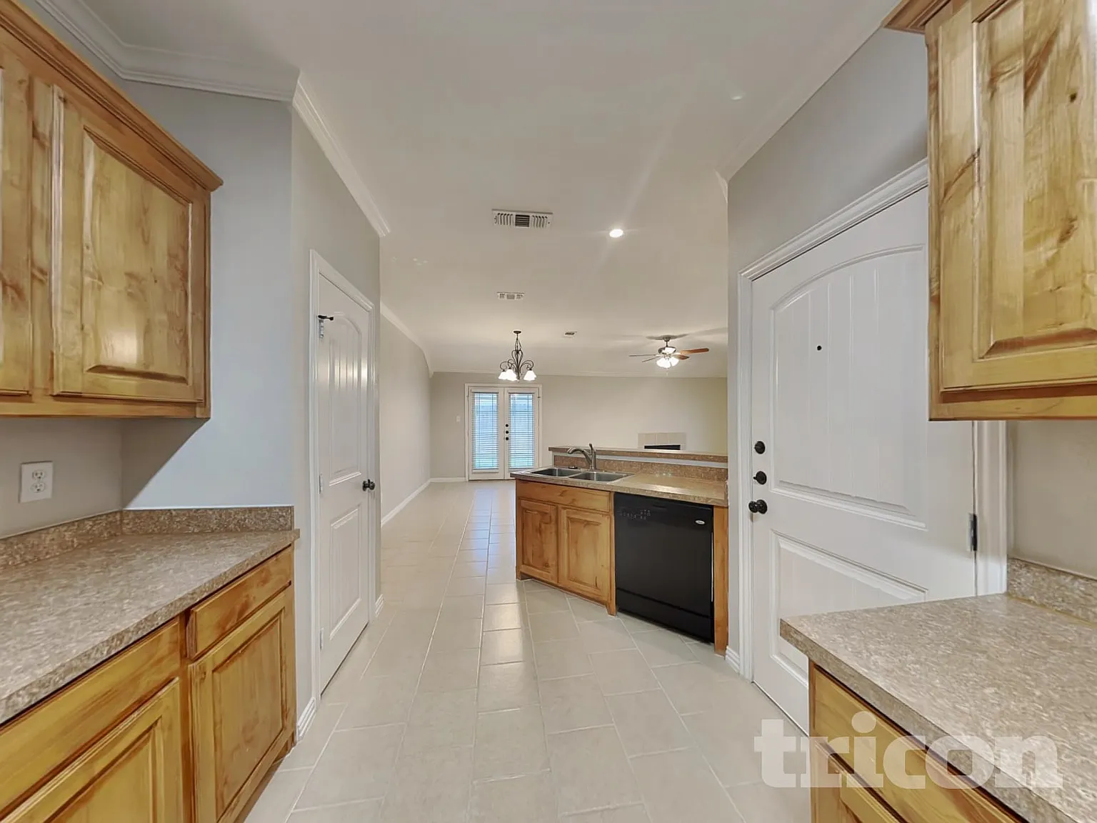 825 Rambling Court Granbury TX — Photo 4