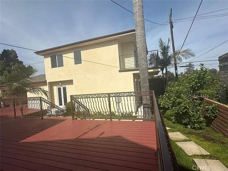 4947 Angeles Vis — Photo 2