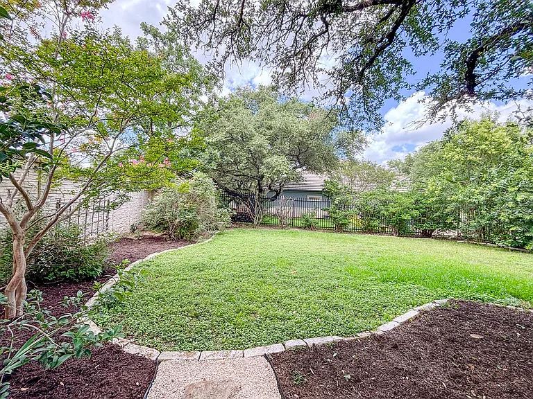 31 Lost Meadow Trl — Photo 32