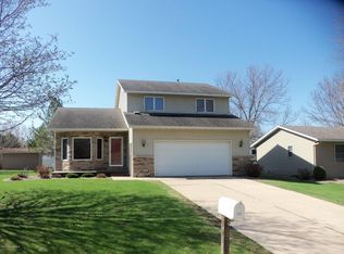 305 6th Ave NE, Plainview, MN 55964