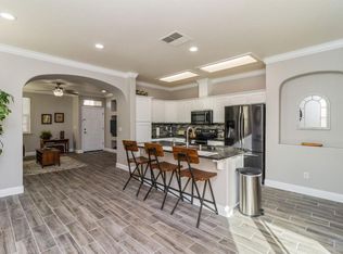646 W Venice Ln, Clovis, CA