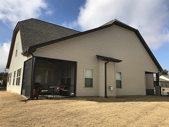 3rd image of 104 Redbay Ct