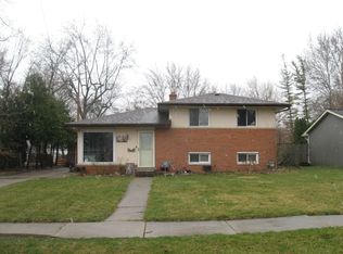 31523 Pierce St, Garden City, MI 48135