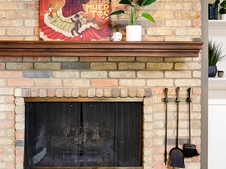 4023 Midvale Dr — Photo 3