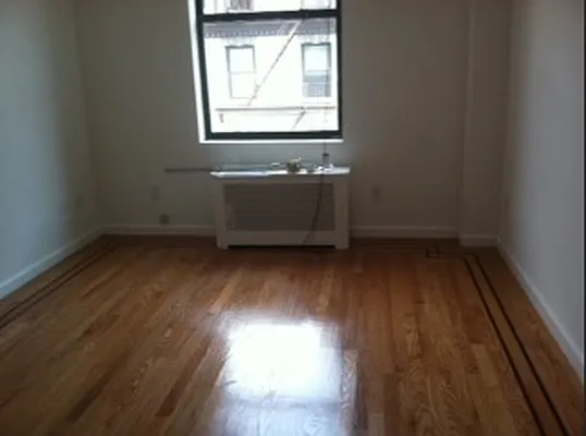 Rented by Robyn Lee, LREB | media 23