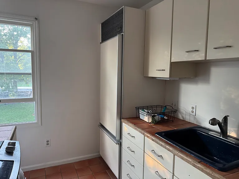 57 Princeton Ave #D — Photo 16