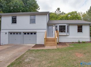 1002 Antietam Rd SE, Huntsville, AL 35803