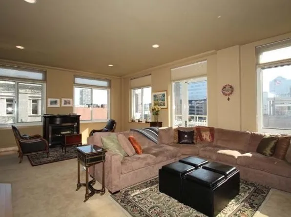 741 N Milwaukee St Unit 701, Milwaukee, WI 53202