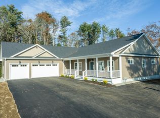 22 Turkey Run, Topsham, ME 04086