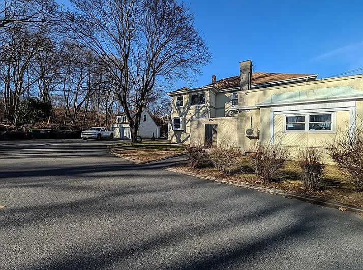 1st image of 1423 Manville Rd #1