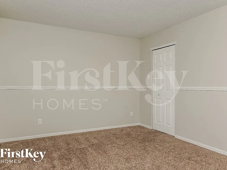 6140 Monteo Dr — Photo 10