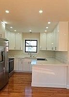 4th image of 31 Niagara St