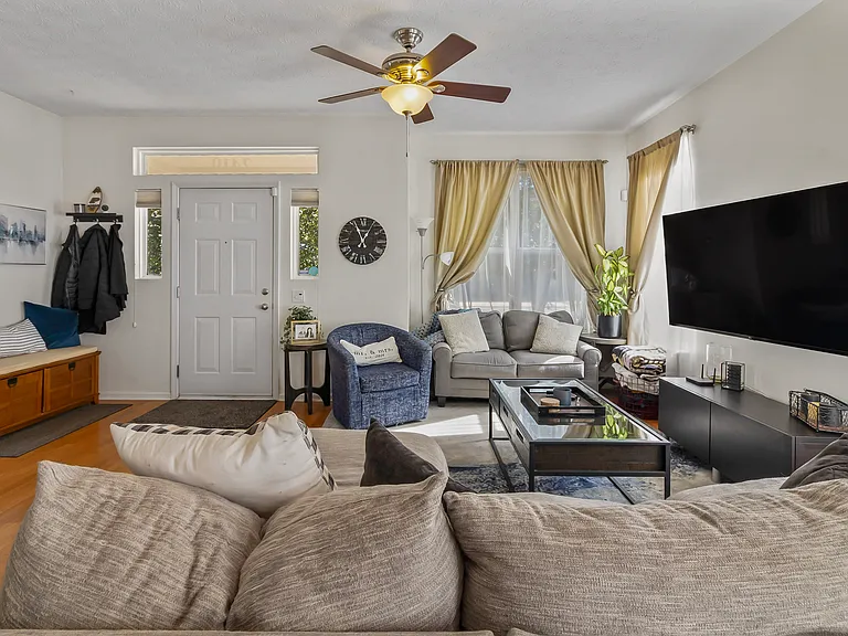 2410 N College Ave — Photo 9