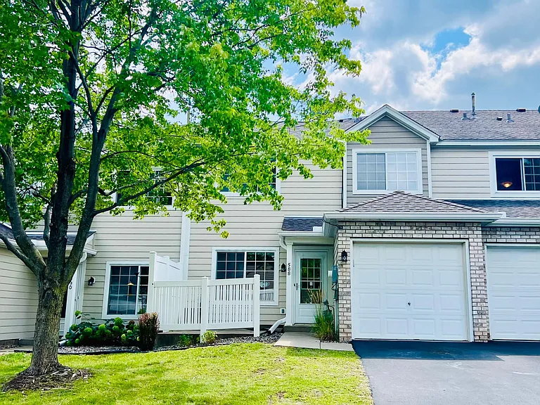 588 Mariner Way — Photo 1