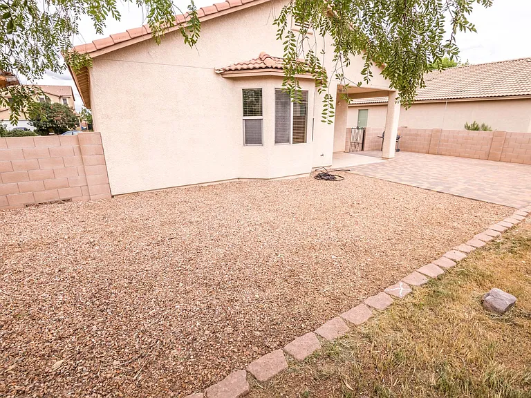 278 Bainbridge Dr — Photo 45