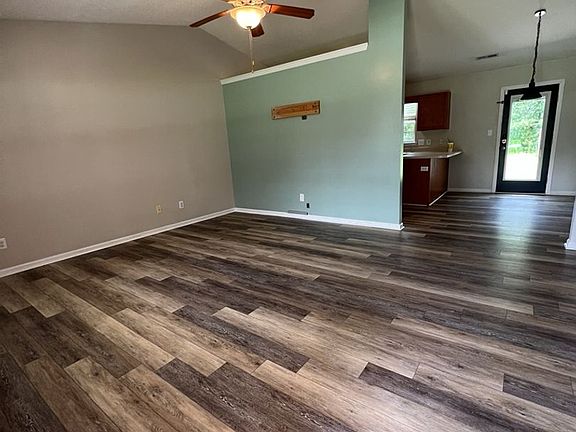 4th image of 118 Pear Tree Ln