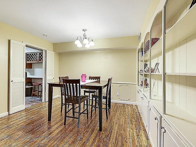 361 N Post Oak Ln #241 — Photo 8
