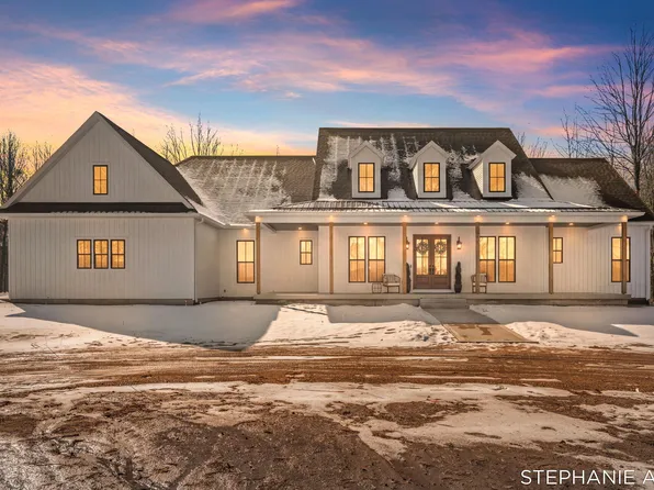 5467 Cline Rd, Fruitport, MI 49415