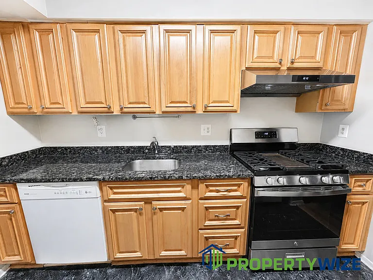 7646 Oldfield Ln — Photo 9