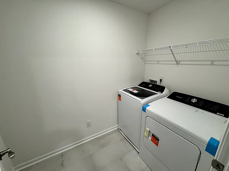 484 Jet Stream Dr — Photo 28