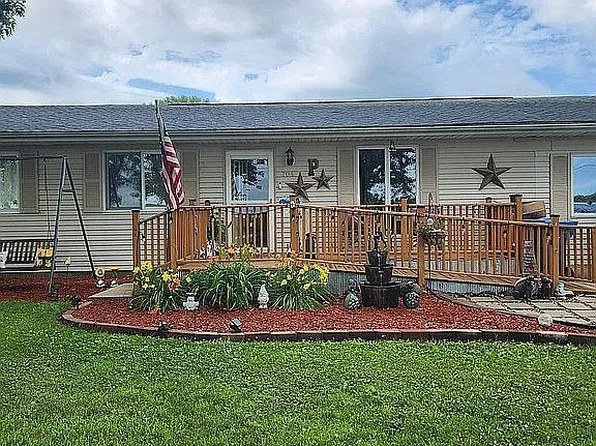 704 Fairfield Rd, Port Byron, IL 61275