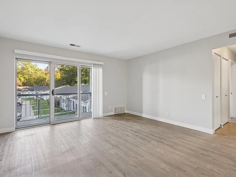 Parchment Point Townhomes — Photo 6