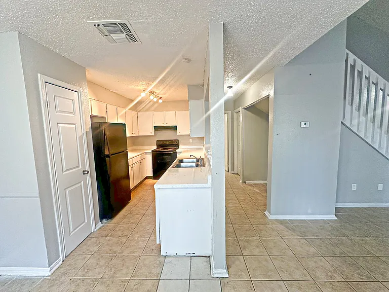 7504 Oak Chase — Photo 10