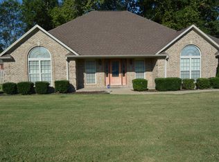 703 Hickory St, Muscle Shoals, AL 35661