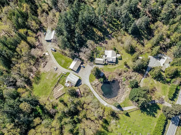 1671 Fulford Ganges Rd, Saltspring Island, BC V8K 2T8