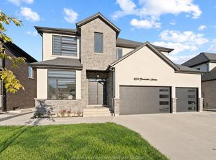 1534 Clearwater Ave, Windsor, ON N8P 0E9