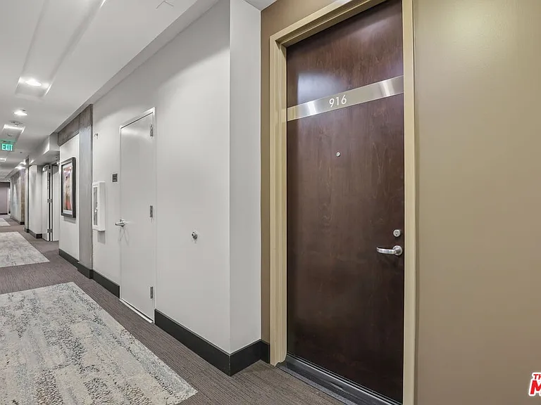 1111 S Grand Ave #916 — Photo 6
