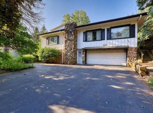 2203 W Goldcrest AVENUE, Milwaukee, WI 53221