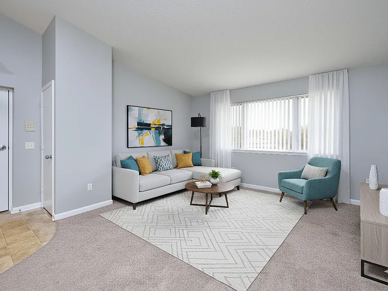 CenterPointe Apartments & Townhomes — Photo 13