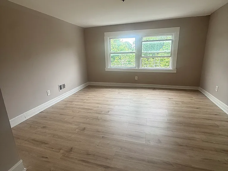 62 S 13th St #2B — Photo 7