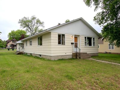 136 Monroe St SE, Hutchinson, MN, 55350