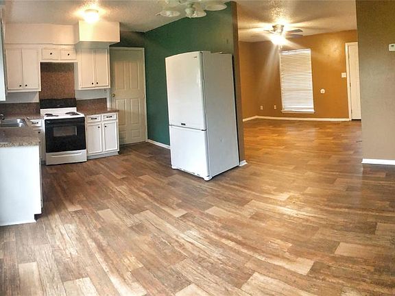 4th image of 128 Hutson Ln