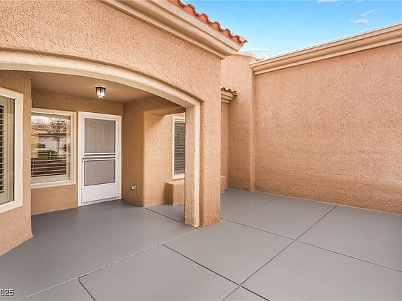 5th image of 10041 Arbuckle Dr