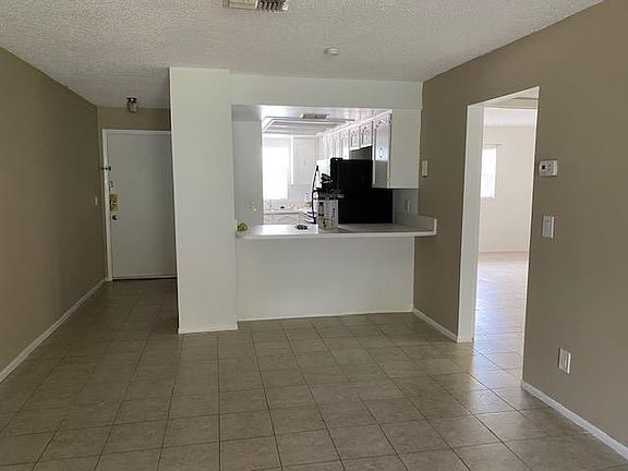 5th image of 513-513 W San Sebastian Ct