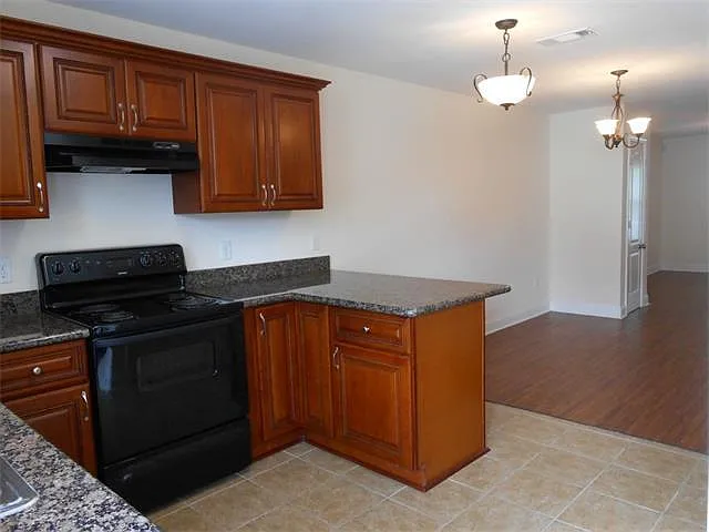 2804 Jackson Ave — Photo 15