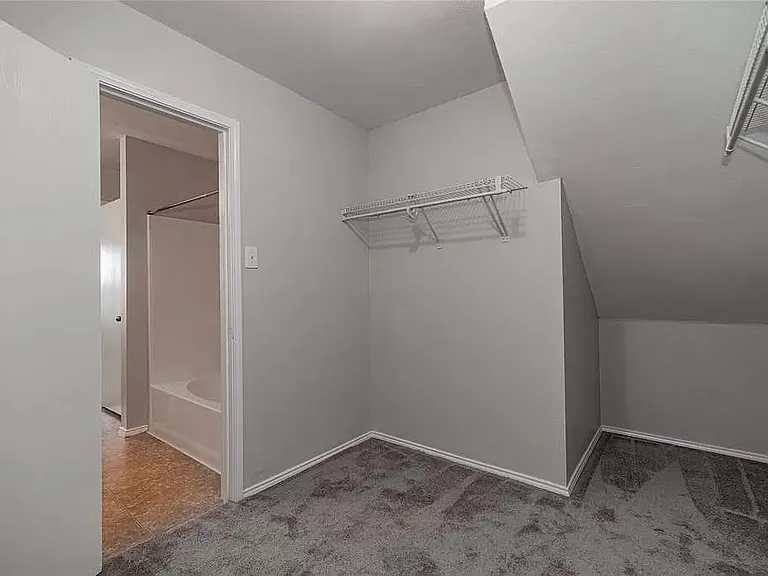 1208 Angelina Dr — Photo 2