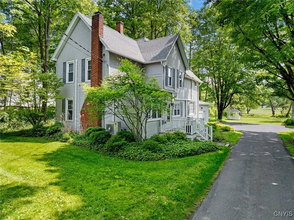 53 University Ave, Hamilton, NY 13346