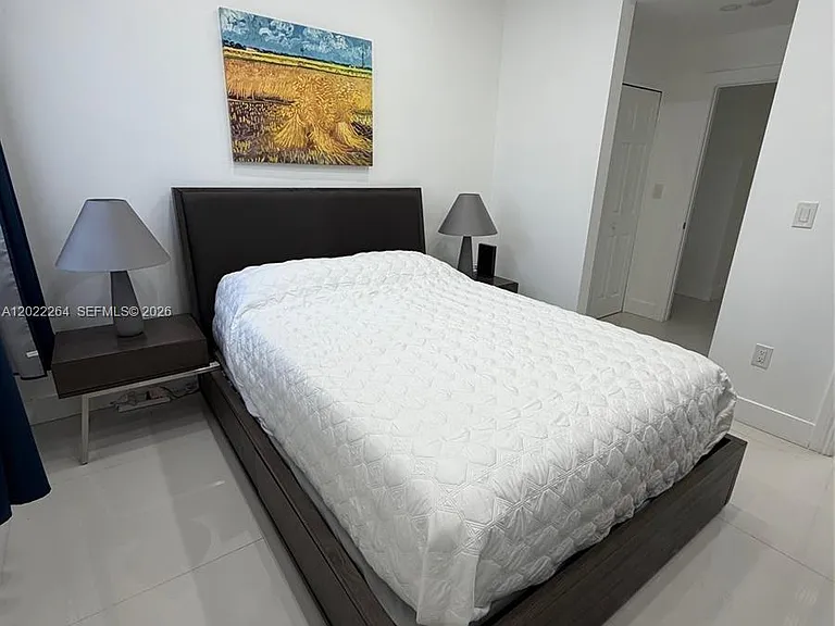 115 Mendoza Ave #201 — Photo 8
