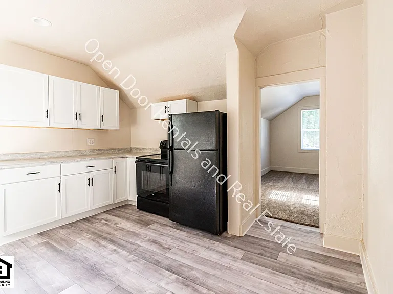 1240 Boone St — Photo 8