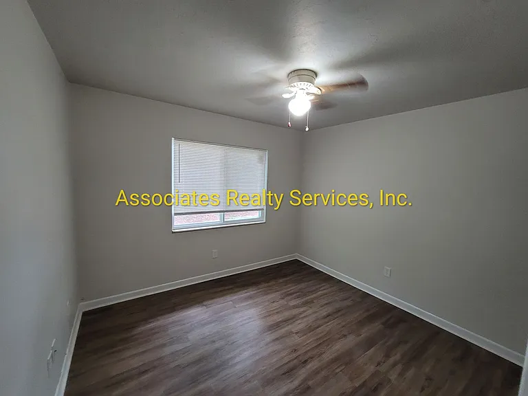 415 NE 42nd Pl — Photo 6