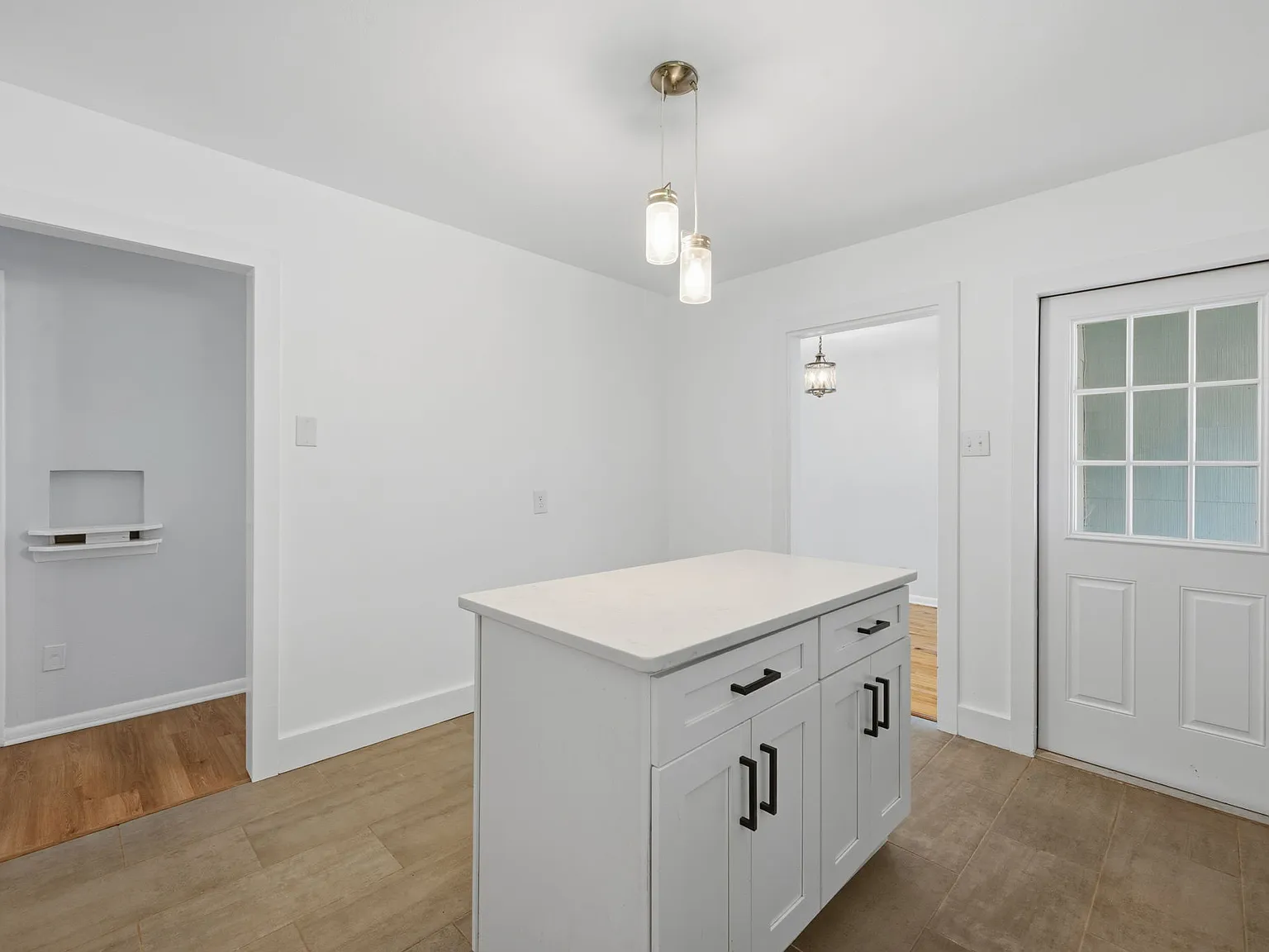 3 bed, 1200 sqft, $1,449 — Photo 3