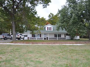 1423 N Main St, Granby, MO 64844